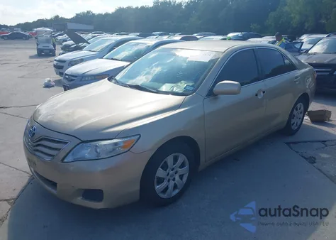 2011 Toyota Camry Le z USA, uszkodzony, nr VIN 4T1BF3EK3BU770297